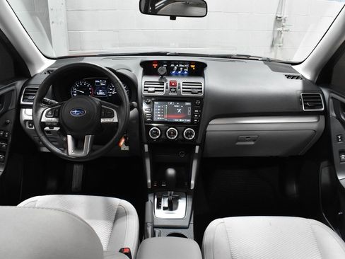 Used 2017 Subaru Forester 2.5i Premium image 7