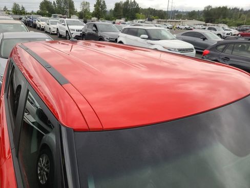 Used 2019 Kia Soul ! FWD image 3
