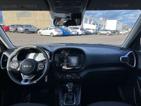 Used 2025 Kia Soul LX w/ LX Technology Package image 31