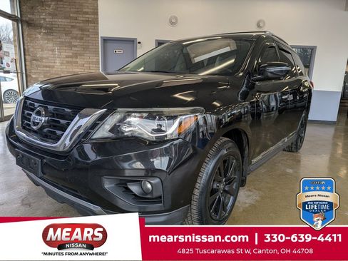 Used 2017 Nissan Pathfinder Platinum w/ Cargo Package image 1