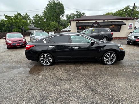 Used 2016 Nissan Altima 2.5 SR w/ LED Appearance Package FWD image 13