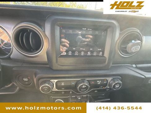 Used 2022 Jeep Wrangler Unlimited Sport image 12
