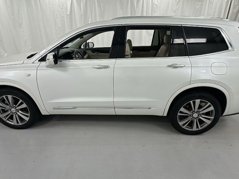 Used 2022 Cadillac XT6 Premium Luxury image 6