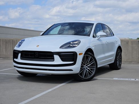 Used 2026 Porsche Macan image 1