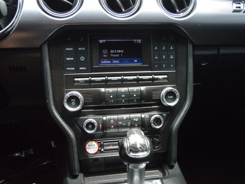 Used 2016 Ford Mustang Coupe RWD image 13