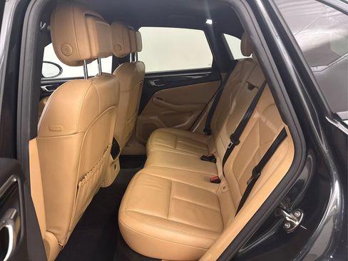 Used 2017 Porsche Macan AWD/4WD image 18