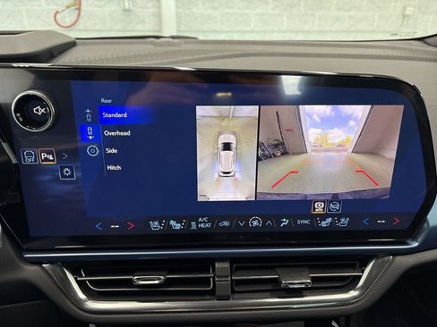 New 2026 Chevrolet Equinox EV LT w/ Convenience Package II AWD/4WD image 37