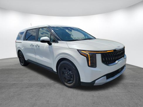 Used 2025 Kia Carnival image 26