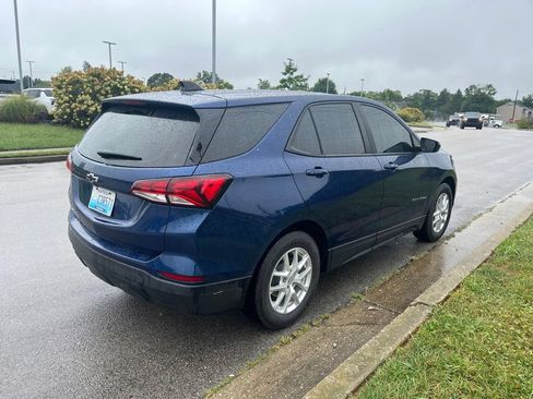 Used 2022 Chevrolet Equinox LS FWD image 3