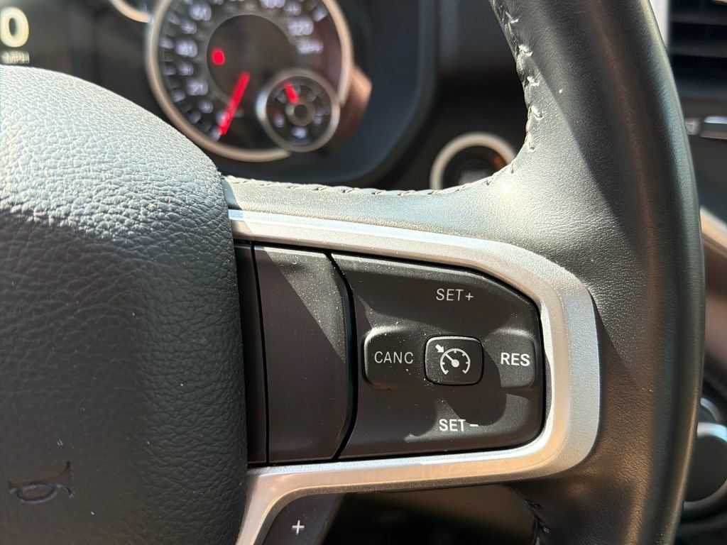 Used 2022 RAM 1500 Big Horn AWD/4WD image 18