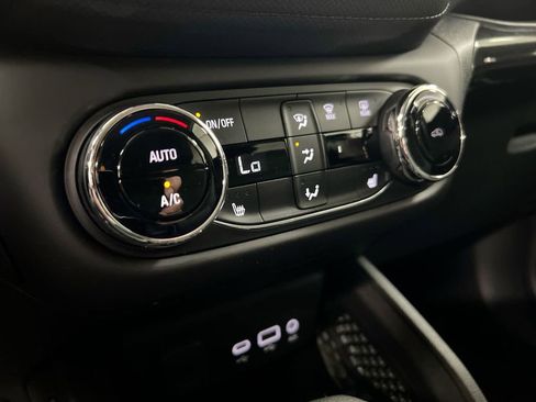 Used 2023 Chevrolet TrailBlazer LT w/ Convenience Package FWD image 16