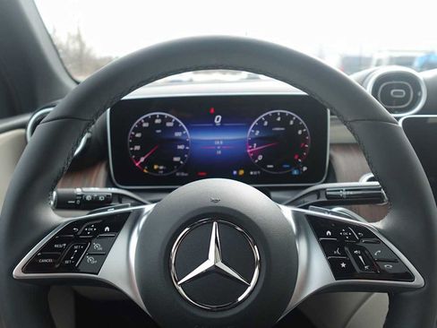Used 2026 Mercedes-Benz GLC 300 4MATIC image 30