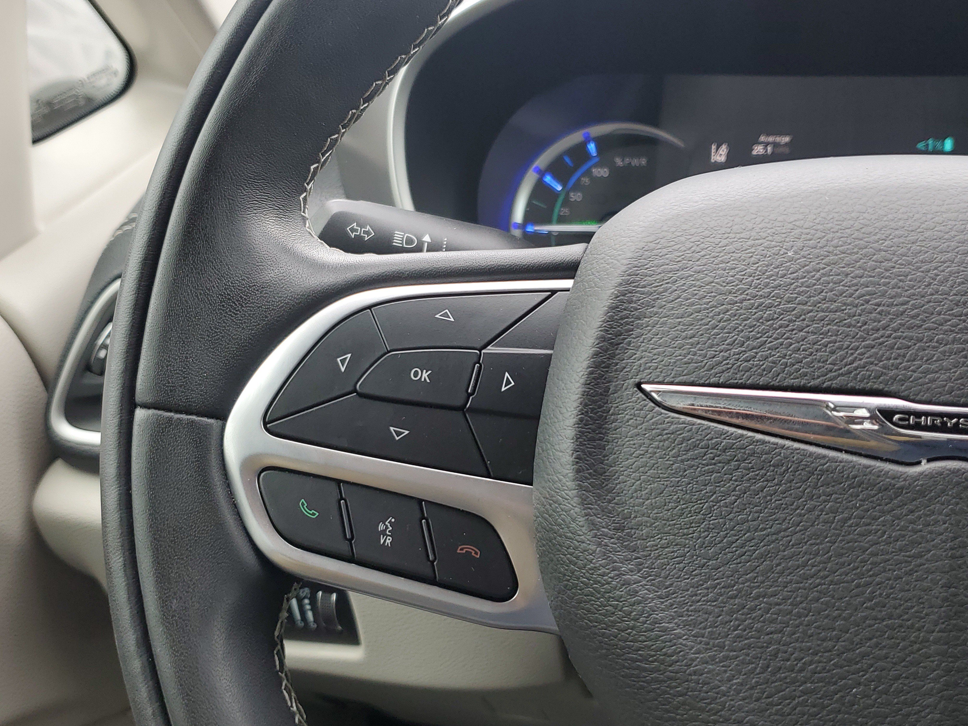 Used 2022 Chrysler Pacifica Touring-L FWD image 20