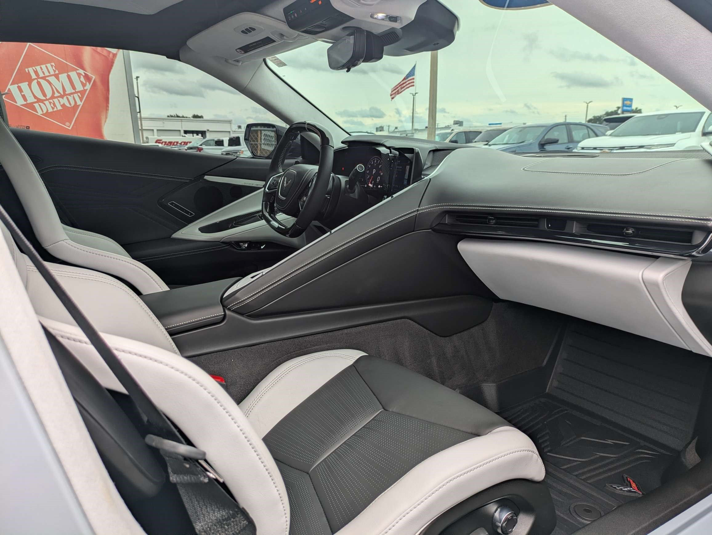 Used 2024 Chevrolet Corvette Z06 RWD image 12