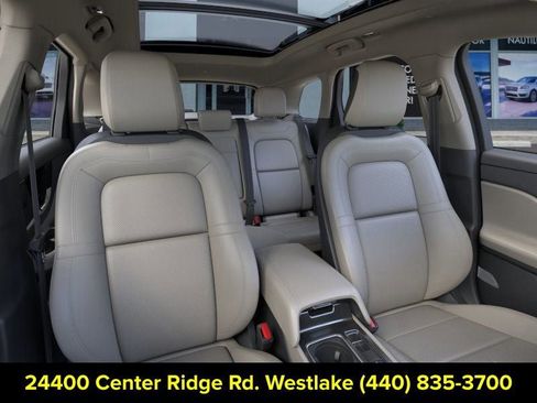 New 2026 Lincoln Corsair Premiere image 10