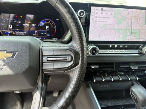 Used 2024 Chevrolet Colorado W/T image 17