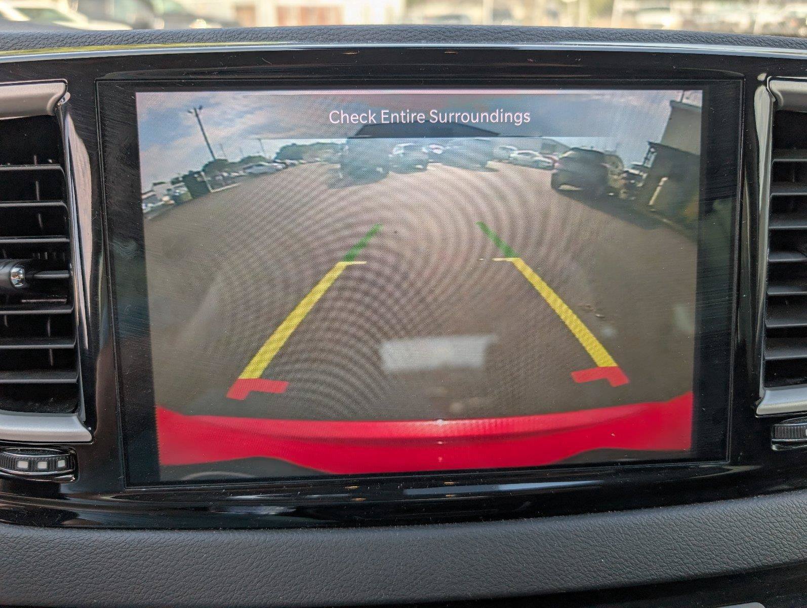 Used 2024 Chrysler Pacifica Touring-L FWD image 18