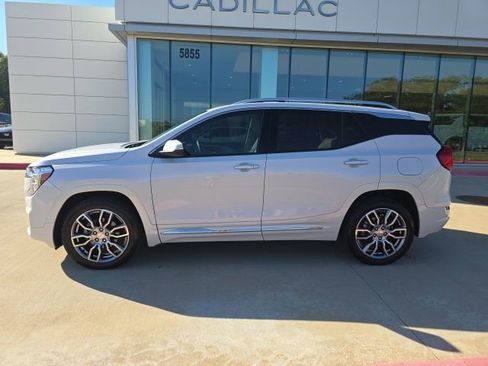 Used 2023 GMC Terrain Denali image 2