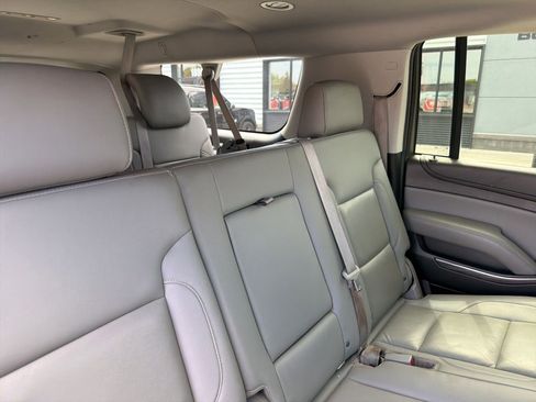 Used 2015 Chevrolet Suburban LT w/ Luxury Package AWD/4WD image 9