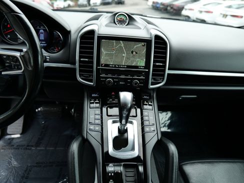 Used 2016 Porsche Cayenne image 22