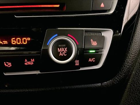Used 2018 BMW 330i xDrive Sedan AWD/4WD image 32
