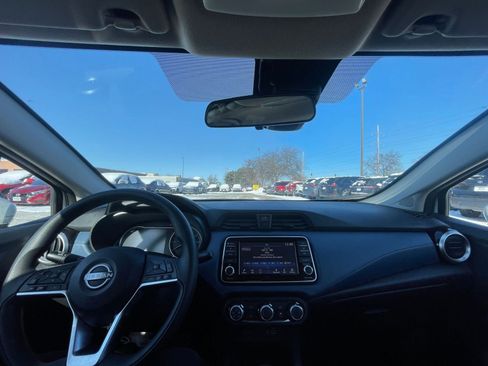 Used 2025 Nissan Versa SV image 33