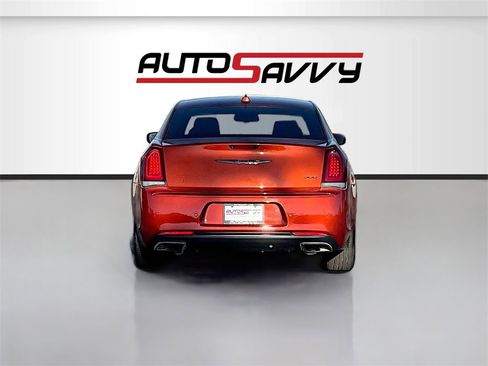Used 2021 Chrysler 300 Touring L image 6