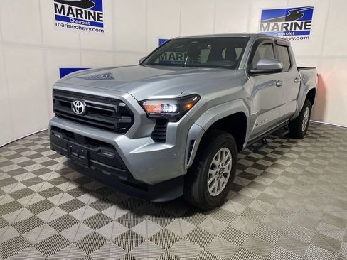 Used 2024 Toyota Tacoma SR5 AWD/4WD image 14