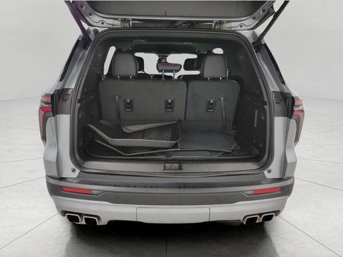 Used 2025 Chevrolet Traverse Z71 AWD/4WD image 15