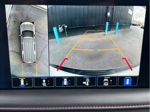 Used 2023 Chevrolet Suburban RST w/ Luxury Package image 19