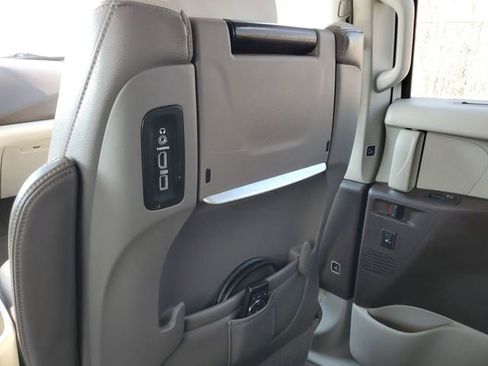 Used 2018 Chrysler Pacifica Touring-L Plus image 20