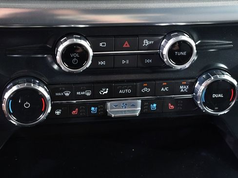 New 2025 Ford F150 Lariat w/ Equipment Group 502A High image 31