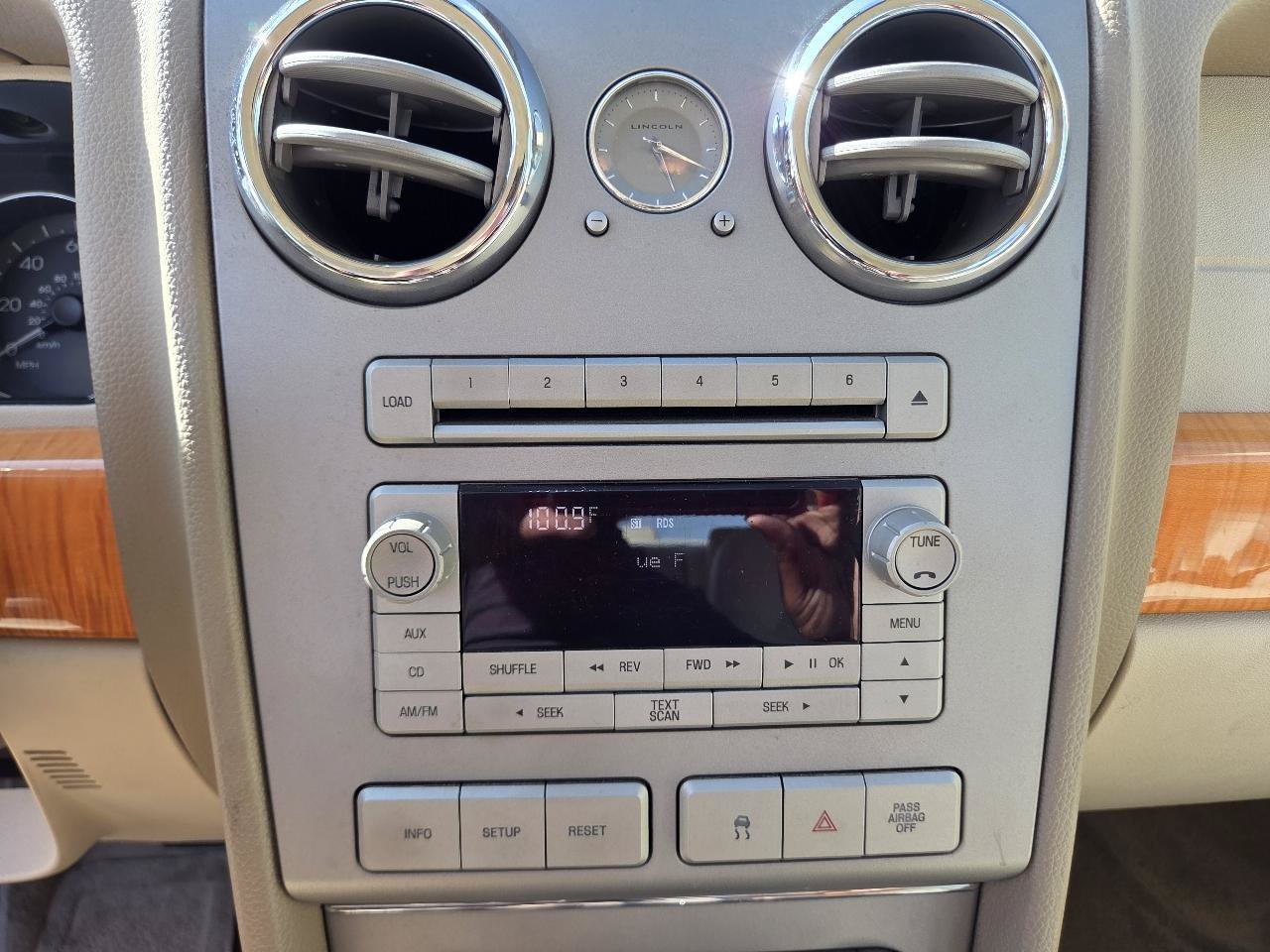 Used 2009 Lincoln MKZ FWD image 17