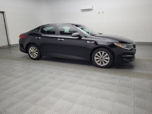 Used 2018 Kia Optima LX w/ 17" Alloy Wheels Package image 11
