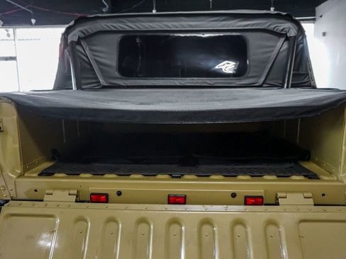Used 2004 HUMMER H1 4-Door Open Top image 37