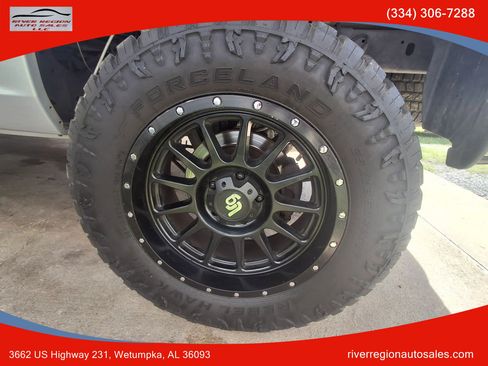 Used 2017 RAM 1500 Classic SLT image 5