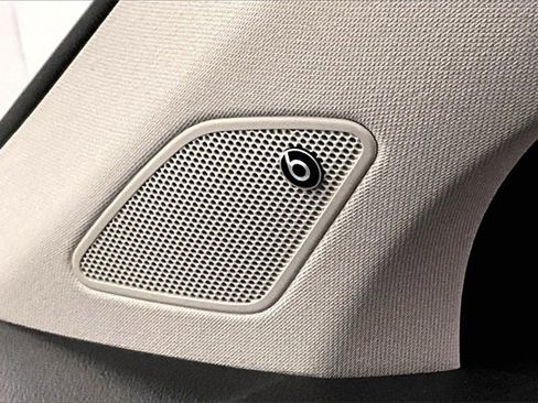 Used 2022 Volkswagen Taos SEL image 34