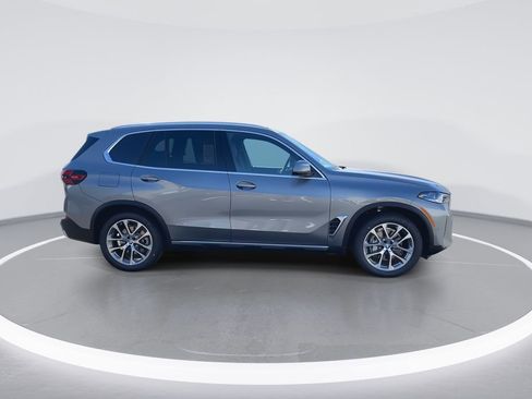New 2026 BMW X5 xDrive40i w/ Premium Package image 9