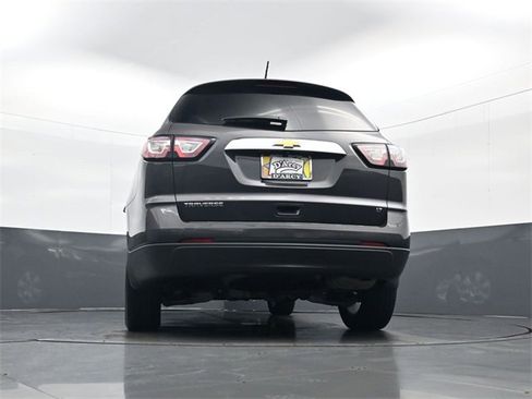 Certified 2017 Chevrolet Traverse LT w/ Style and Technology Package image 27