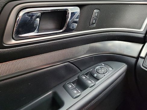Used 2019 Ford Explorer XLT AWD/4WD image 27