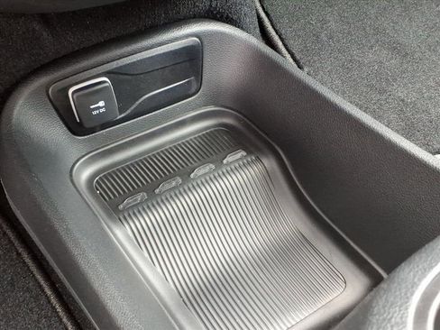 New 2026 Chrysler Pacifica Select image 29