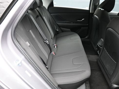 Certified 2025 Hyundai Elantra SEL image 23