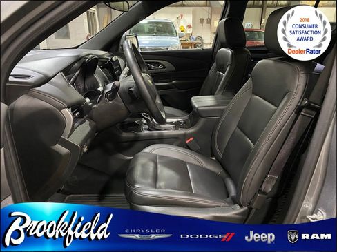 Used 2023 Chevrolet Traverse LT image 16