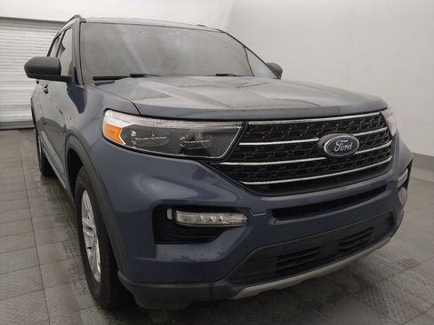 Used 2021 Ford Explorer XLT w/ Equipment Group 202A AWD/4WD image 13