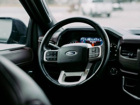 Used 2023 Ford Expedition Limited AWD/4WD image 15