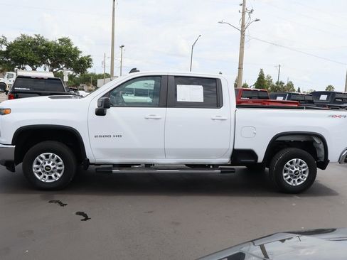 Certified 2022 Chevrolet Silverado 2500 LT AWD/4WD image 6