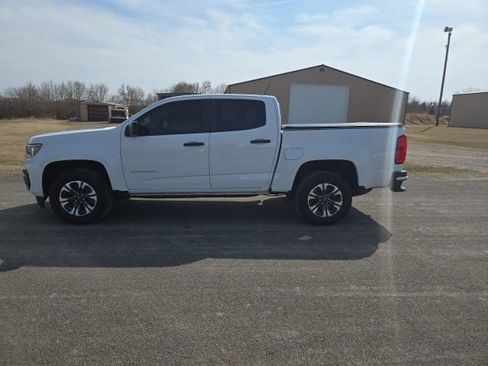Used 2022 Chevrolet Colorado Z71 w/ Safety Package image 3