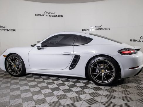 Used 2022 Porsche 718 Cayman RWD image 11