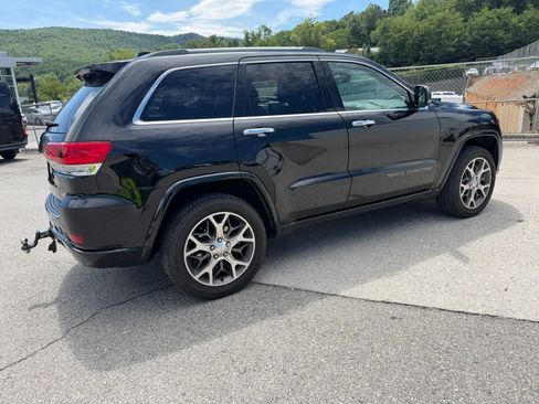 Used 2020 Jeep Grand Cherokee Overland AWD/4WD image 4