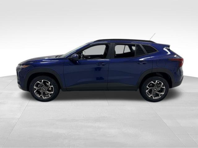 Certified 2024 Chevrolet Trax LT w/ Sunroof Package FWD image 3